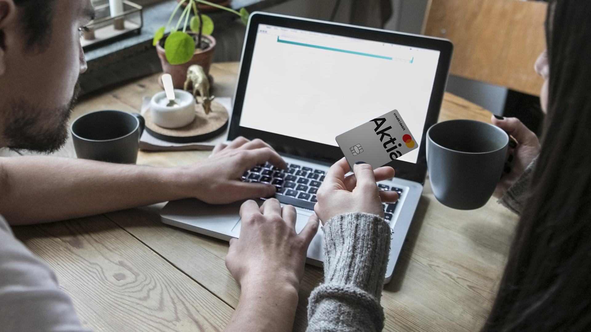 Kontanter, mobilcertifikat och flera kort – en osviklig kombination i många situationer